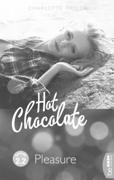 Hot Chocolate Charlotte Taylor Frau liegt Hemd Pleasure Strand